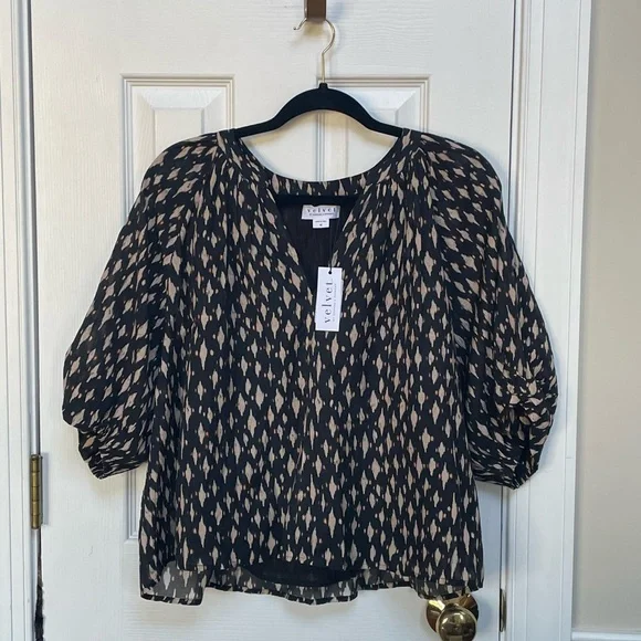 Velvet Graham & Spencer Harmony Nightfall V-Neck Top Women’s Medium NEW W/ TAGS - Picture 5 of 13